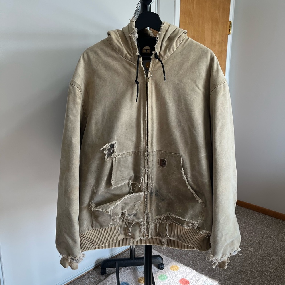 Carhartt Men's Beige Distressed Active Jacket
